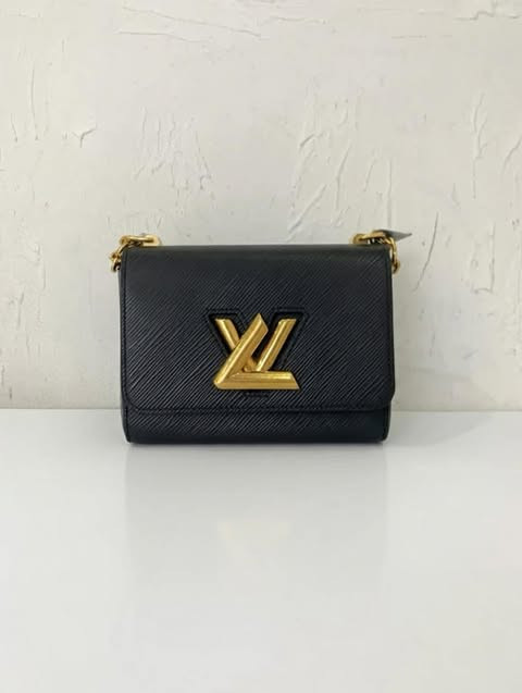 Louis Vuitton Twist MM Epi