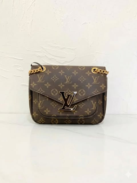 LV Passy PM (Postman) Monogram