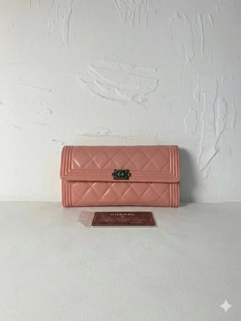 Chanel Boy Wallet (Pink)