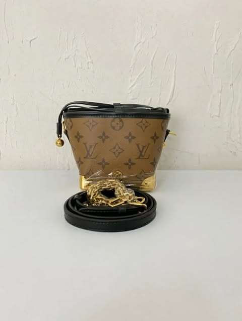 Louis Vuitton mini bucket