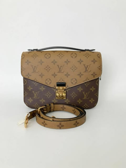 Louis Vuitton Pochette Métis Reverse Monogram